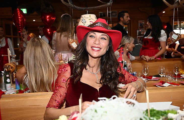 Astrid Söll, Sharlely "Lilly" Becker bei der Ladies Red Wiesn in der Wildstuben am 26.09.2024 ©Foto: ABR-Pictures / Wolfgang Breiteneicher 